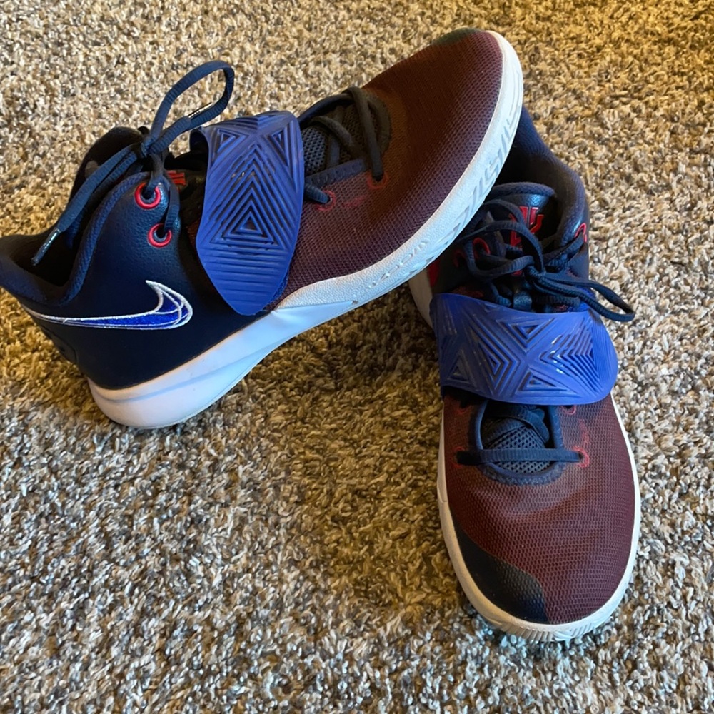 Kyrie Flytrap Men’s size 10